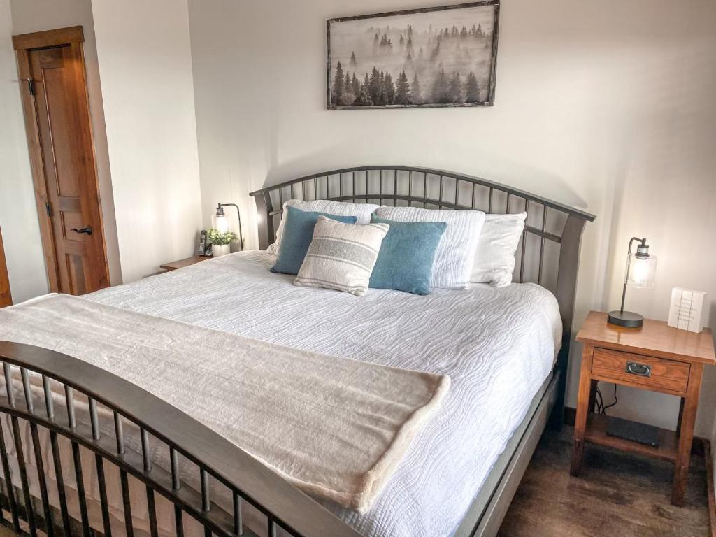 Remodeled Ski In-Out - 305 Soaring Eagle - Luxury! Dunmore Bagian luar foto