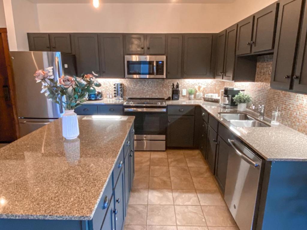 Remodeled Ski In-Out - 305 Soaring Eagle - Luxury! Dunmore Bagian luar foto